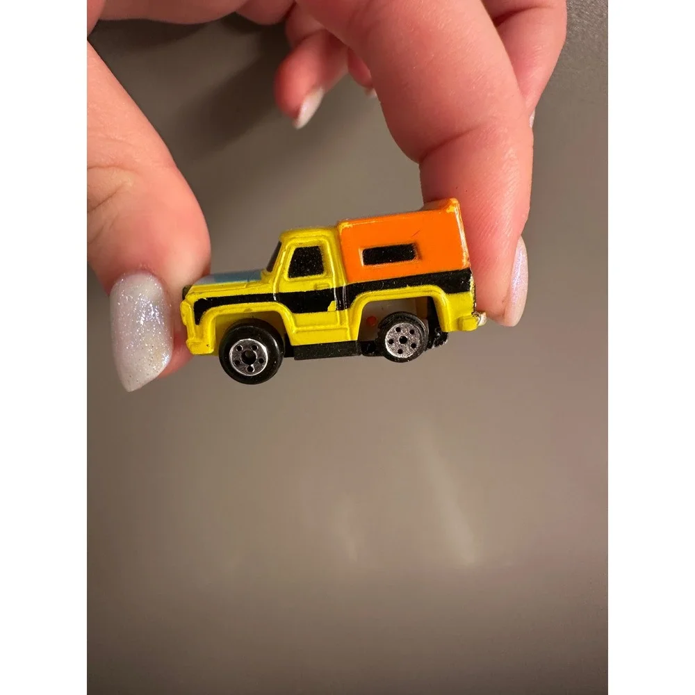 Micro Machines Yellow Orange Truck Camper Playset Toy 58‎